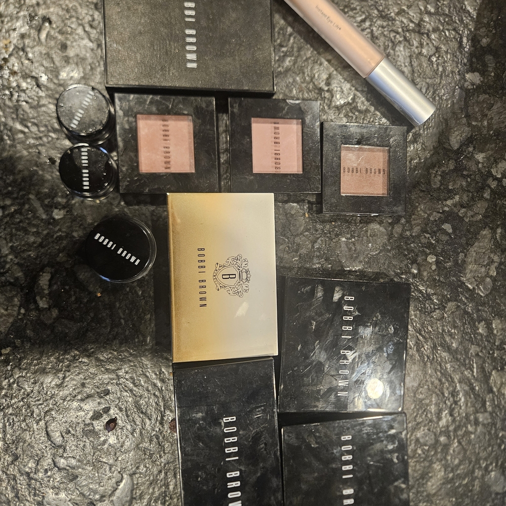 Bobbi Brown Makeup Set - Pink and Black